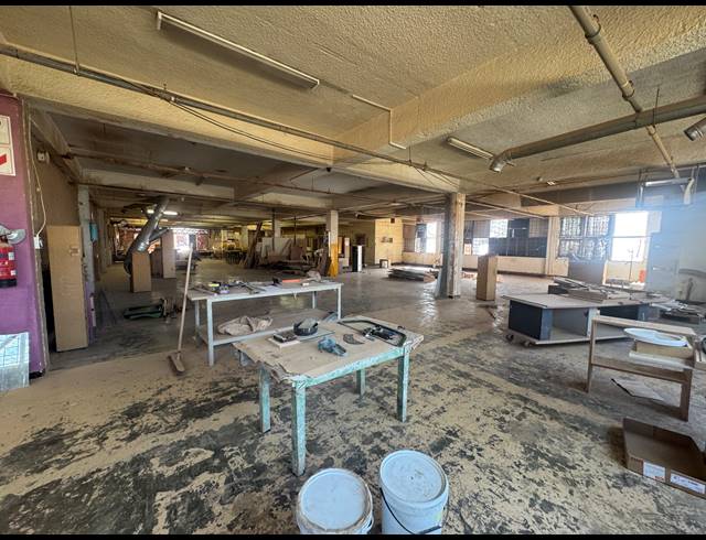 2,800M² WAREHOUSE TO LET IN KEW INDUSTRIAL